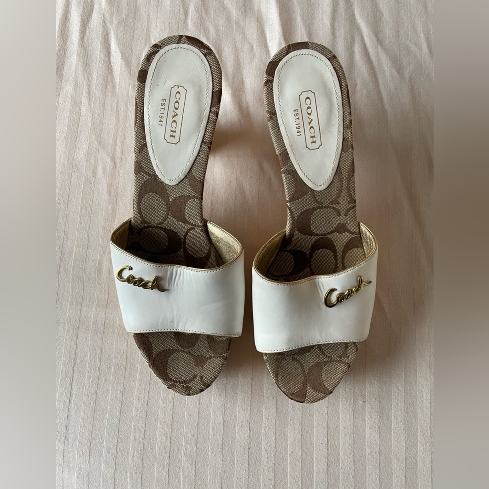 Pre-loved Coach Sandals Size 8.5
